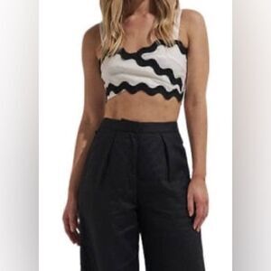 MonRenn Black and white coast crop top